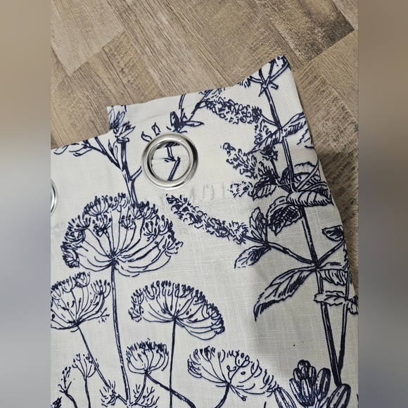 2 Curtain Panels (54x96) - Picture 3 of 4